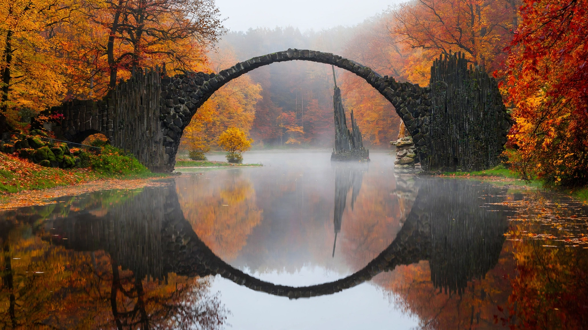 rakotzbr_cke_autumn_mist rakotzbr_cke_autumn_mist