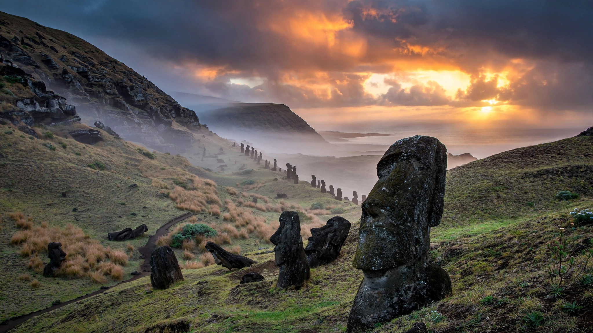 rano_raraku_sunrise rano_raraku_sunrise